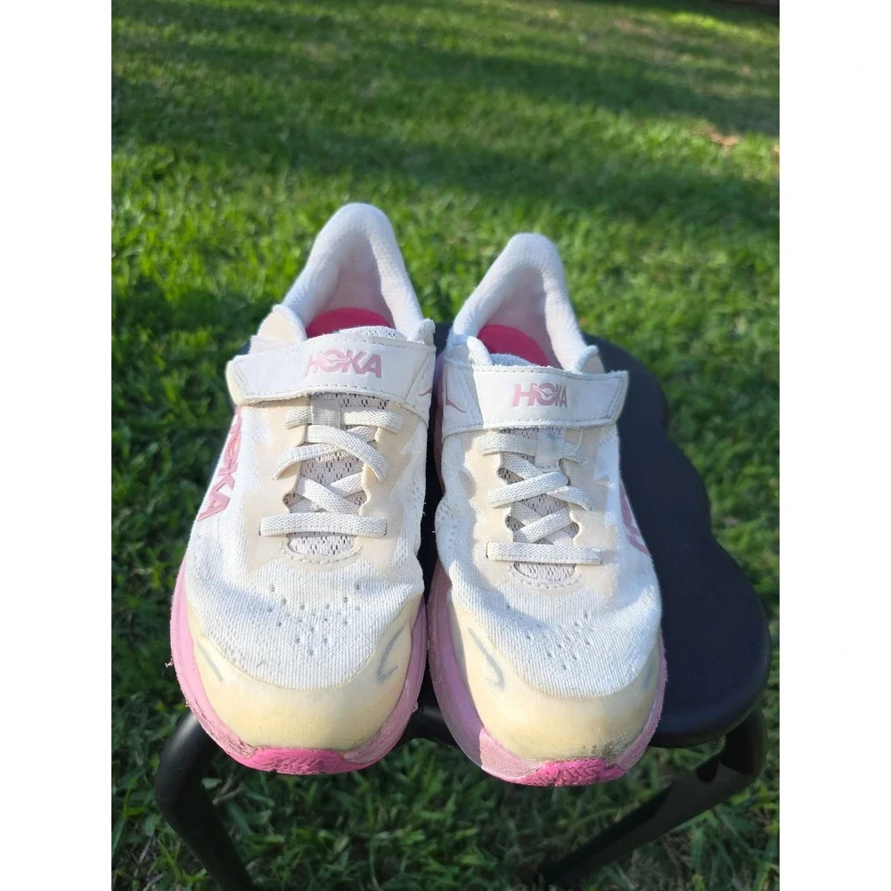 Hoka Clifton 10 Kids Rose Cream Running Shoes Youth Sz 2.5 - Picture 2 of 9